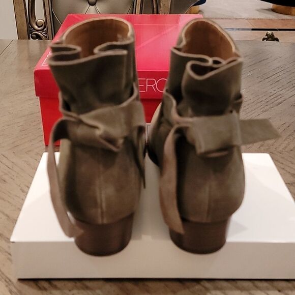 Aerosoles suede green boots size 8 NWT - Picture 4 of 12